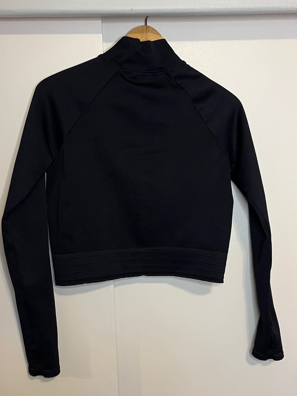 Women’s Black workout Jacket - Picture 3 of 6